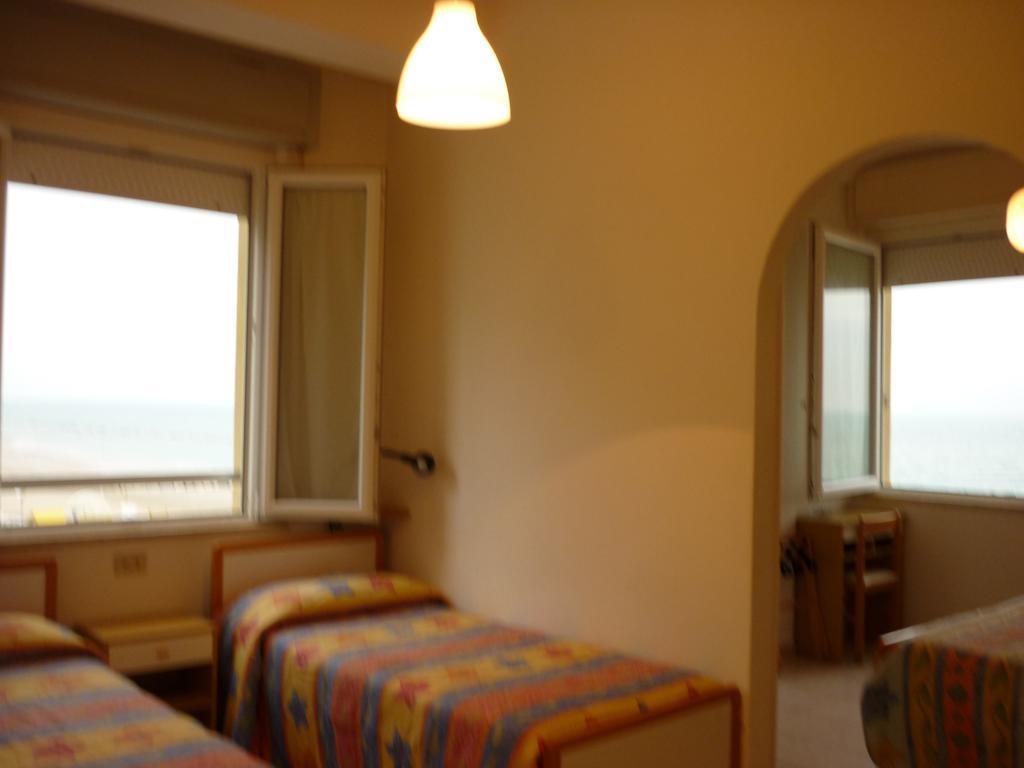 Family Room,449800194:JPEG